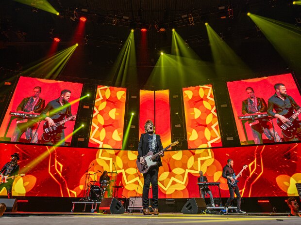 Katrina and the Waves